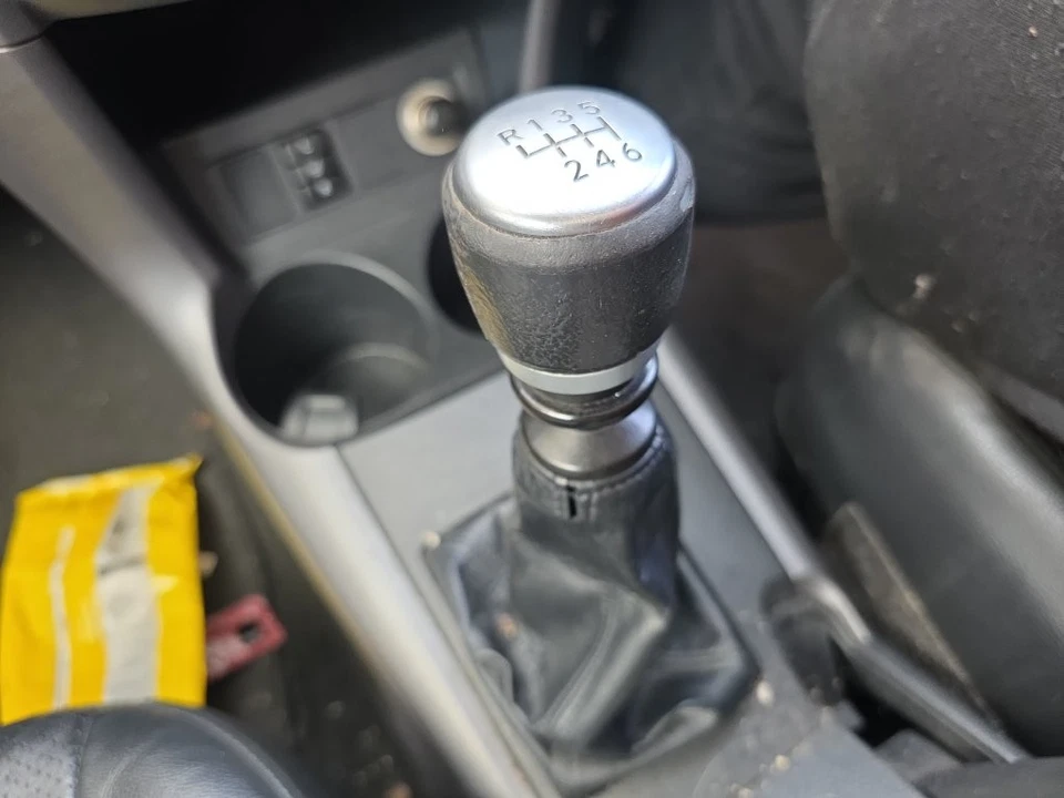 TOYOTA RAV-4 XT5 D-4D 2006-2009 Gear Knob With Gaiter - Image 4 of 4