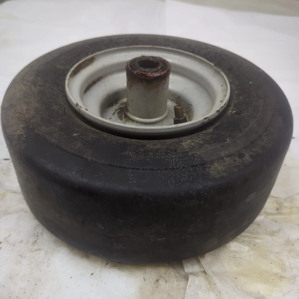 John Deere F620 1400 1500 Front Caster Wheel and TIre - Image 2 of 4