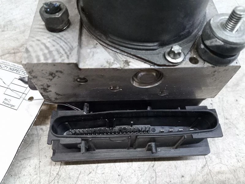 Used ABS Modulator fits: 2012 Subaru Forester Modulator Assembly vehicle dynamic Foto 2 de 4