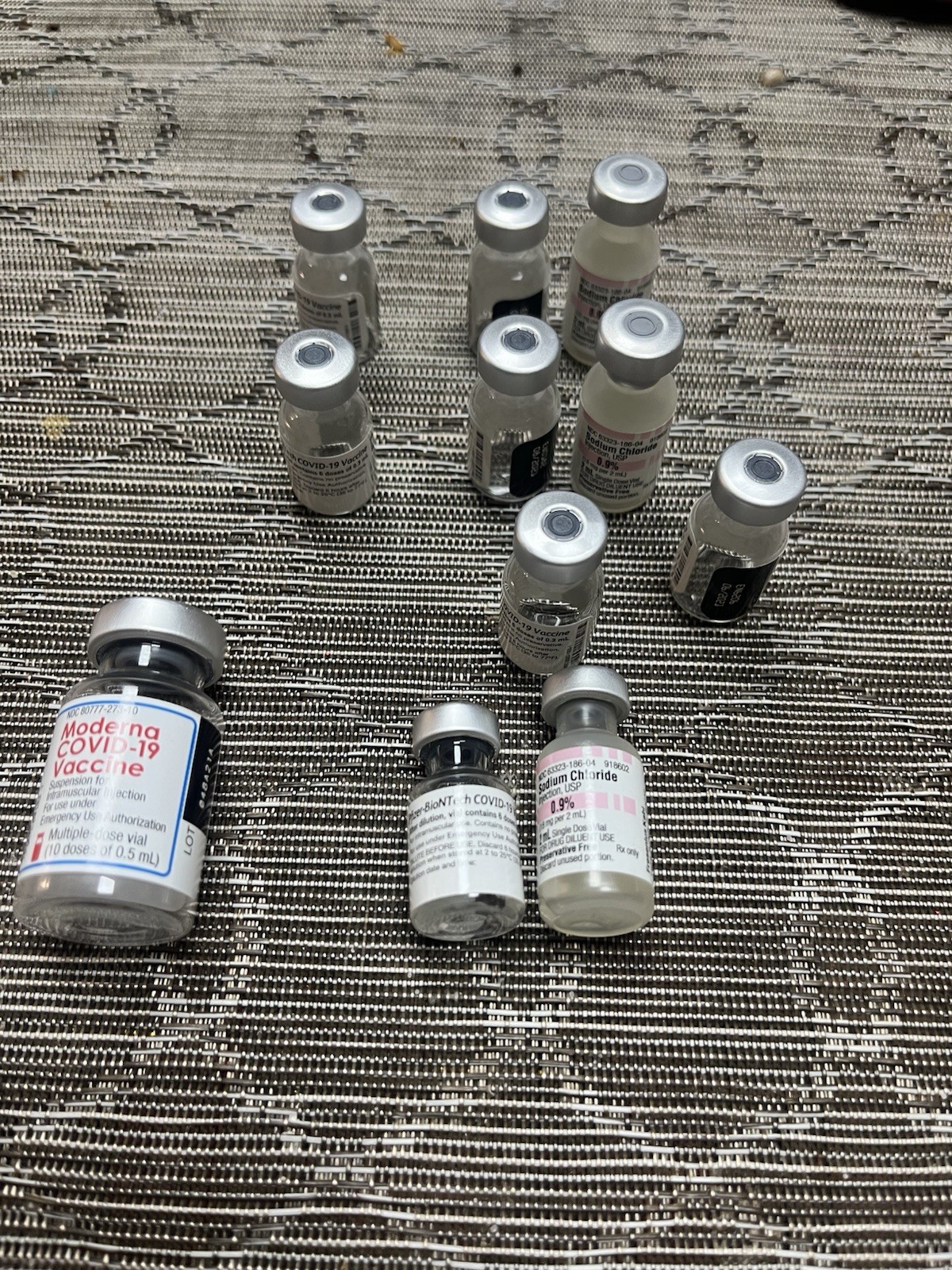Moderna/Pfizer COVID-19 bottles lot