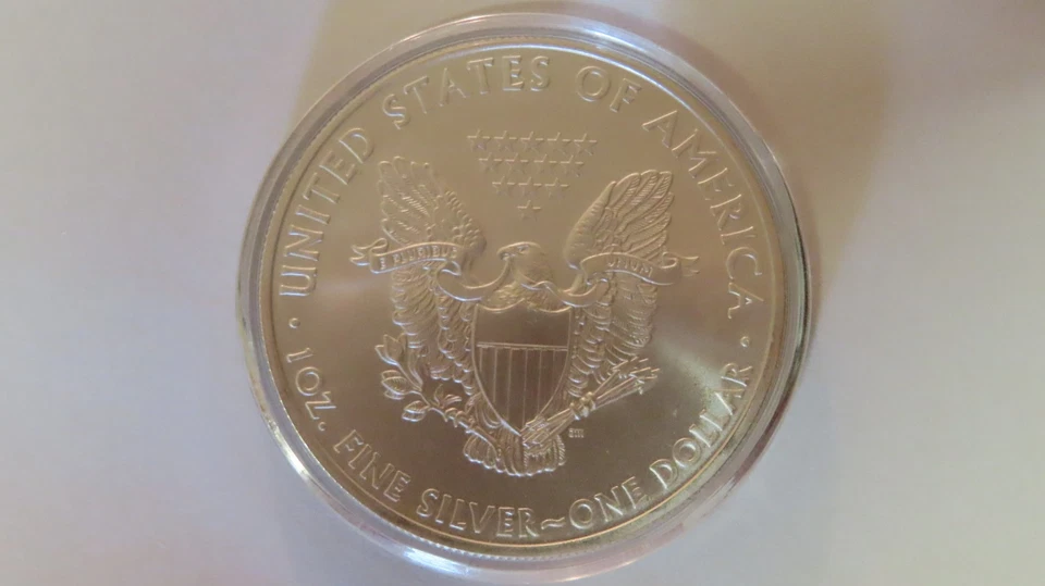 2008 AMERICAN SILVER EAGLE $1 DOLLAR 1 OZ .999 SILVER COIN UNITED STATE MINT - Image 3 of 4