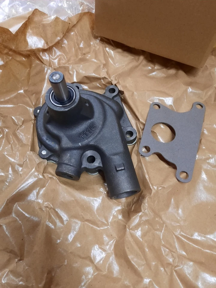 NEW GMC Truck Military G501 G508 G749 270 302 water pump 598309 - Bild 1 von 3