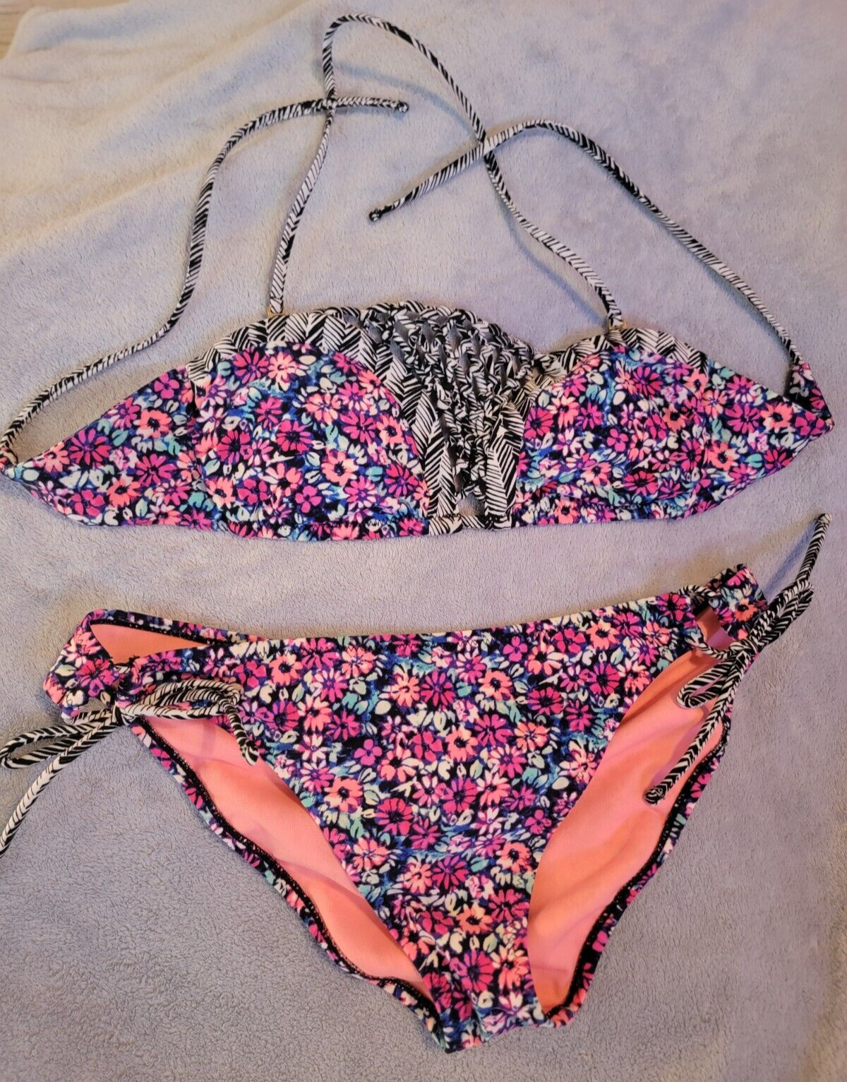 Bikini Swimsuit FLORAL Print RAISINS Brand-Top Sz  Med , Bottoms Sz Lrg-image