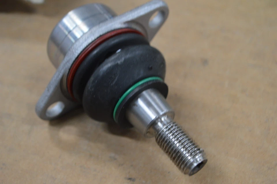 RÓTULA SUPERIOR RANGE ROVER L322 HSE RBK500210 2003-12 Foto 3 de 4