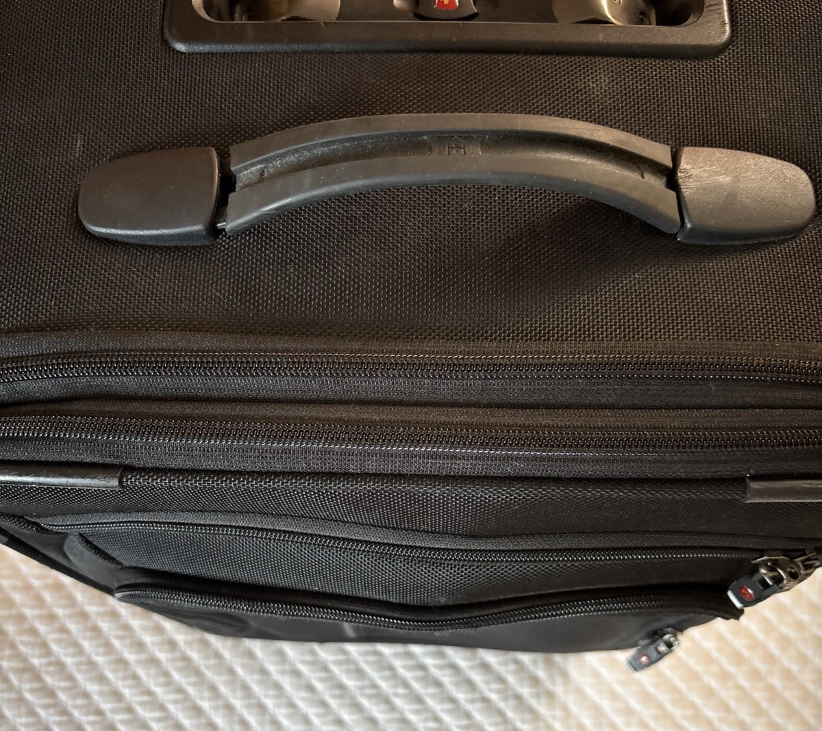 Victorinox Werks Traveler 5.0 Luggage Dual Caster Spinner Carryon