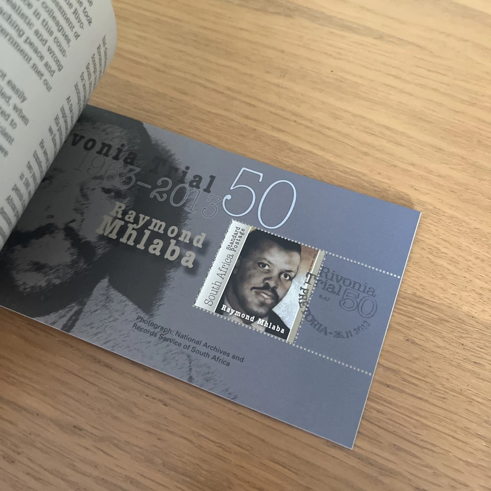 Folleto de estampillas de Sudáfrica edición limitada EL JUICIO REVONIA 1963-2013 Foto 4 de 4