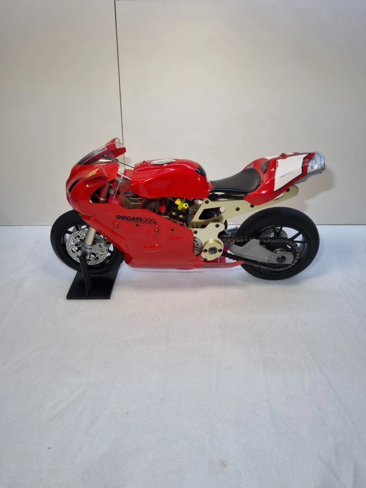 Ducati 999 R Testastretta RC Model Special Edition 1/5 Thunder Tiger - Immagine 2 di 4