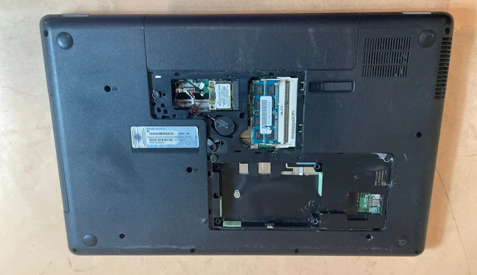 Unidad portátil HP G72 Intel Core i3 Windows 7 17,3" solo sin disco duro Foto 4 de 4