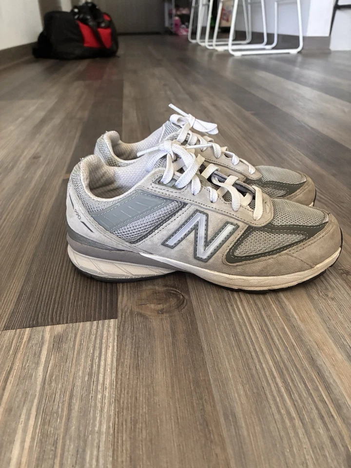 Zapatos deportivos New Balance gris y blanco talla 2 Foto 4 de 4