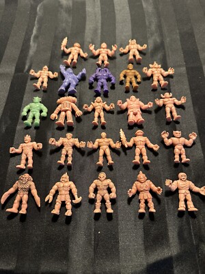 M.U.S.C.L.E MEN Set 23 Items