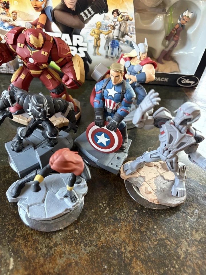 Disney Infinity Lot 30+ Characters, Xbox Game, Portal and Power Discs - Image 3 of 4