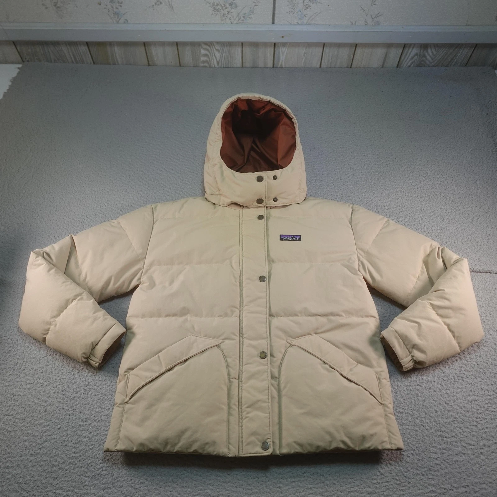 Patagonia Puffer Jacket Womens Medium Beige Down Insulated Hooded Parka Snow Ski
Opens in a new wind