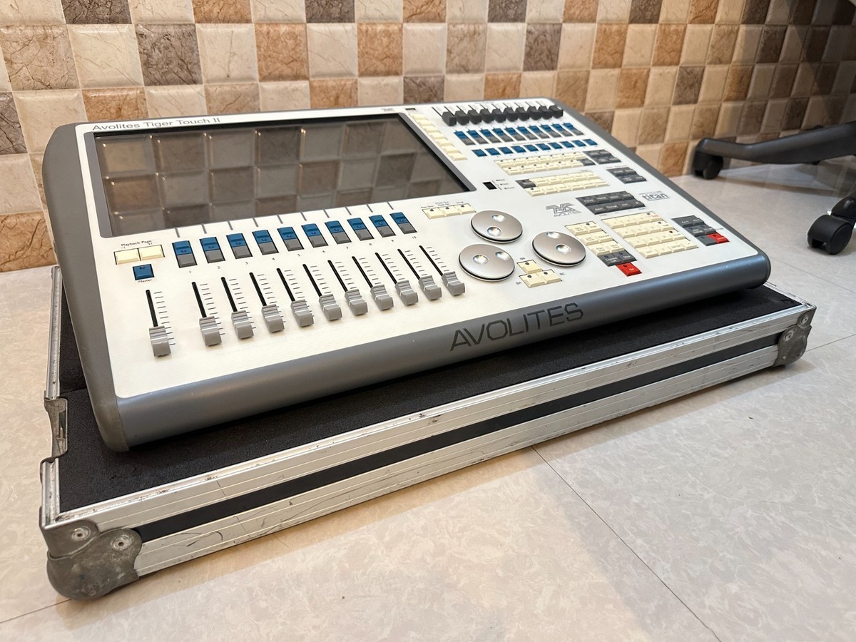 Avolites Tiger Touch II Lighting Console with Flight Case | eBay
