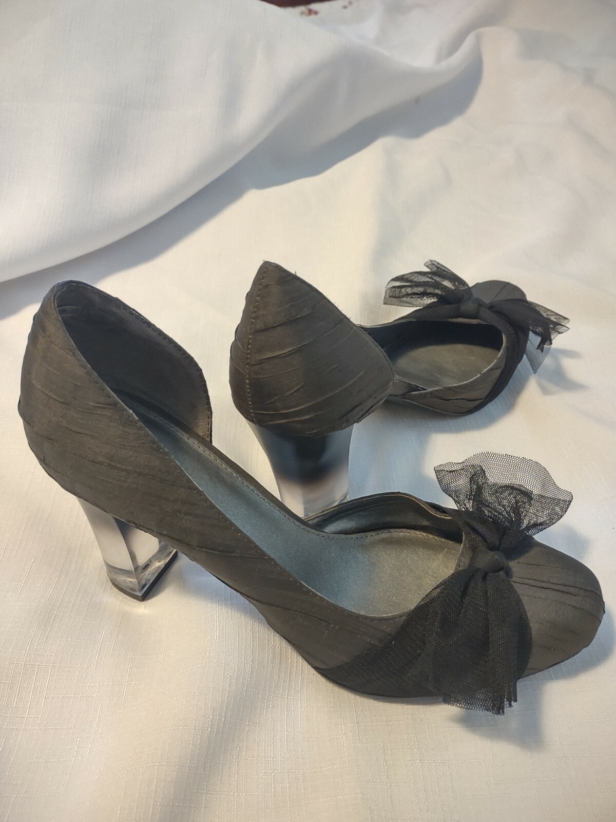Escarpins Vera Wang Blancs – Taille 7.5 US, Ouvertes, Pour Occasion Spéciale
