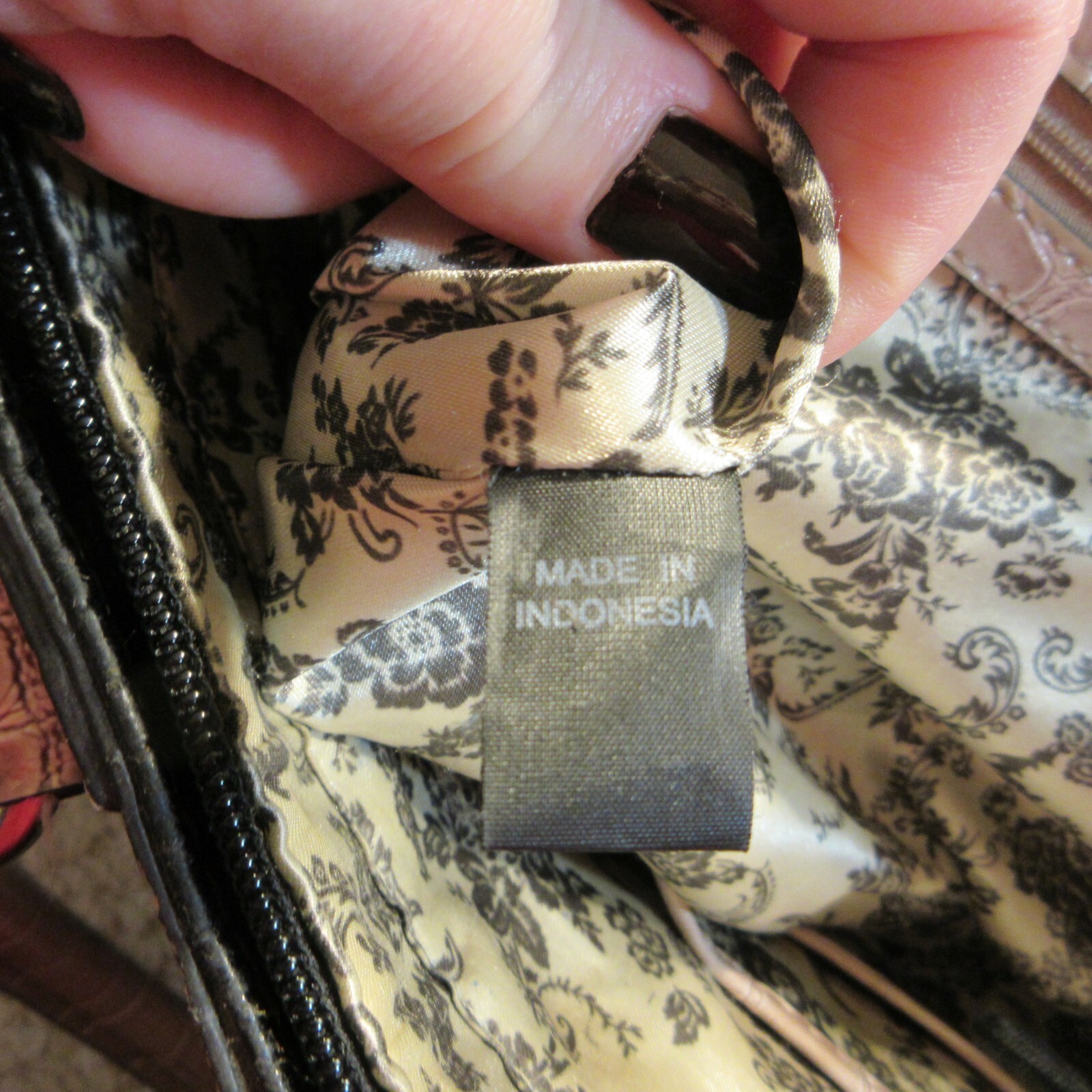 GUESS PURSE brown and black - image 9