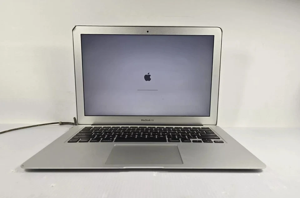 PORTÁTIL Apple MacBook Air 13"" mediados de 2011, 1,6 Intel Core i5 2 GB RAM, 64 GB SSD Foto 2 de 4