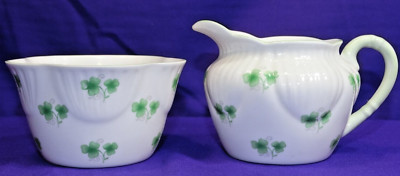 LOVELY ROYAL YORK FINE BONE CHINA CREAMER & SUGAR BOWL PETITE SHAMROCK ENGLAND