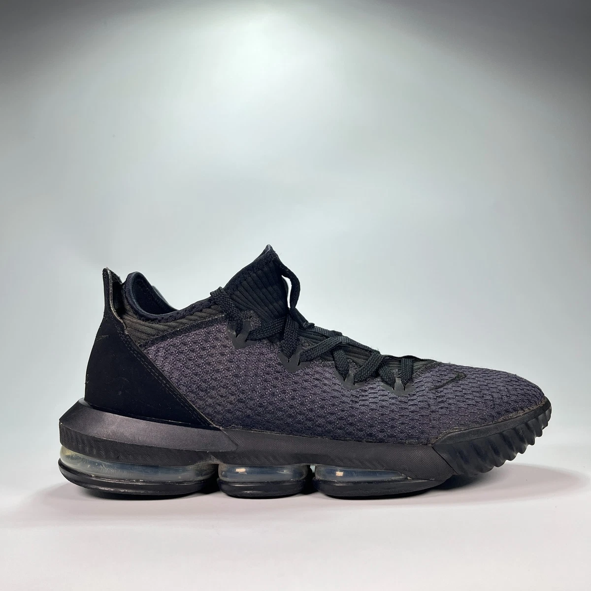 海外限定 NIKE leBron 16 low triple black 【公式通販】 海外限定 NIKE leBron 16 low triple black 【公式通販】