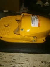 Square-D 9002AW117 Wytrzymały przełącznik nożny Harmony, 600V (R29)