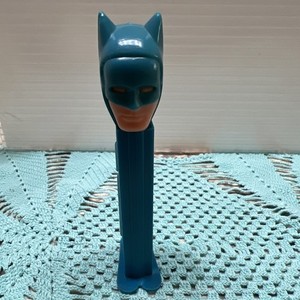 VINTAGE  BATMAN PEZ DISPENSER DC Comics-MADE IN  1985