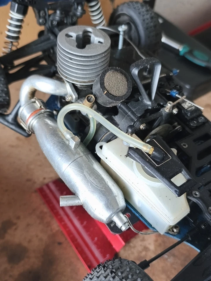 Carson Stormracer Buggy 1:10 Verbrenner 4WD Nitro RC Buggy - Bild 2 von 4