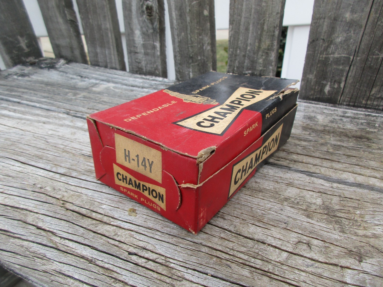 NOS 10 H-14Y CHAMPION SPARK PLUGS