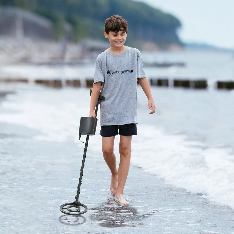 Bounty Hunter Tracker IV Metal Detector with Bonus PinPointer - Image 2 of 4