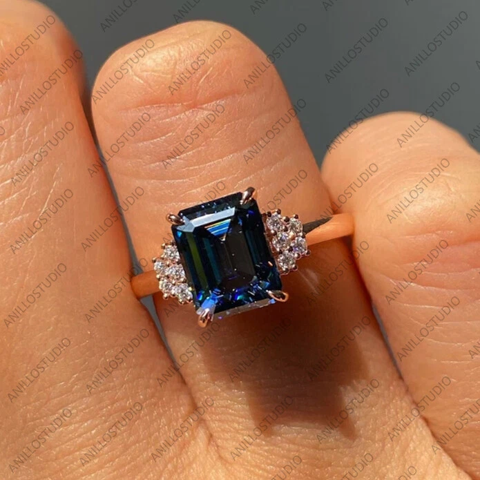 Anillo de plata de ley 925 con banda de diamantes y zafiro azul talla esmeralda de pera de 8x10 mm Foto 2 de 3