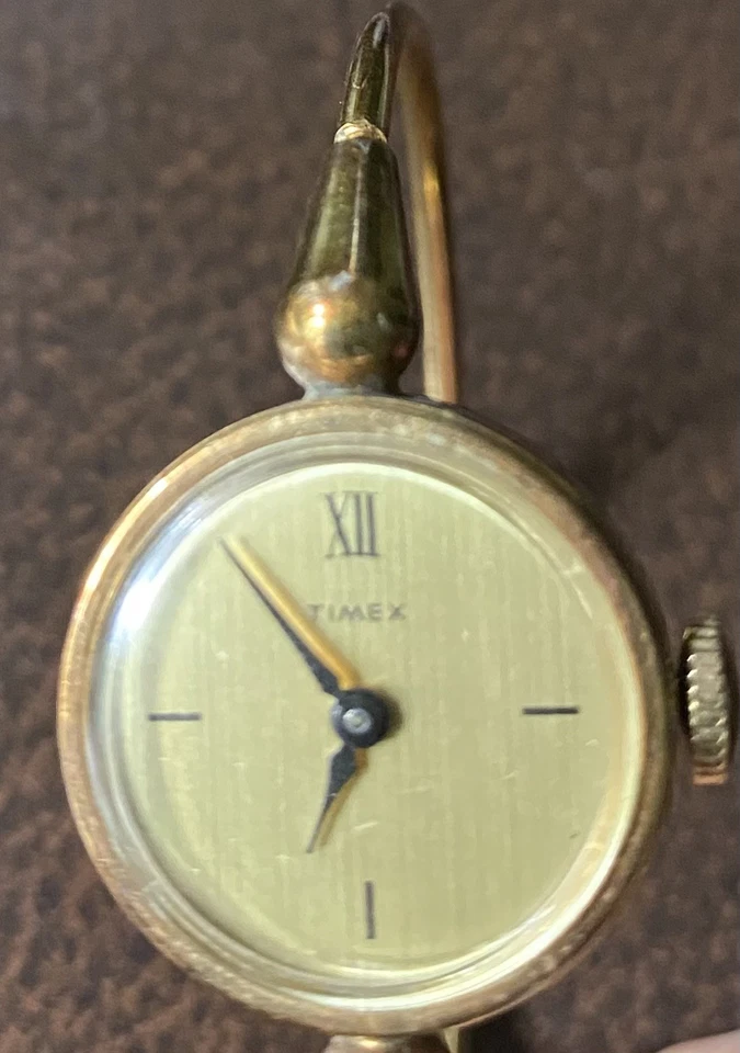 Reloj brazalete Timex vintage dorado para mujer 1960/1970 cuerda mecánica funcionando Foto 4 de 4