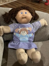 Vintage 1985 Cabbage Patch Kid/Brunette/Blue Eyes/Cabbage Patch Dress tagged 197