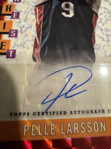 2024-25 Topps Finest Pelle Larsson ROOKIE RED /5 GEOMETRIC AUTO RC HEAT - Bild 3 von 4
