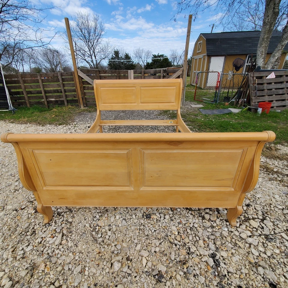 Ethan Allen Country French Queen Sleigh Bed 26-5611 Bisque 270 - Image 4 of 4