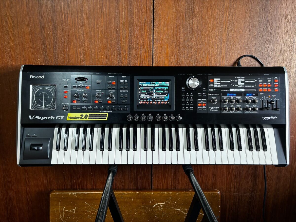 Roland V-Synth GT Version Ver 2.0 61key SYNTHESIZER COSM w Roland V-Synth GT Version Ver 2.0 61key SYNTHESIZER COSM w