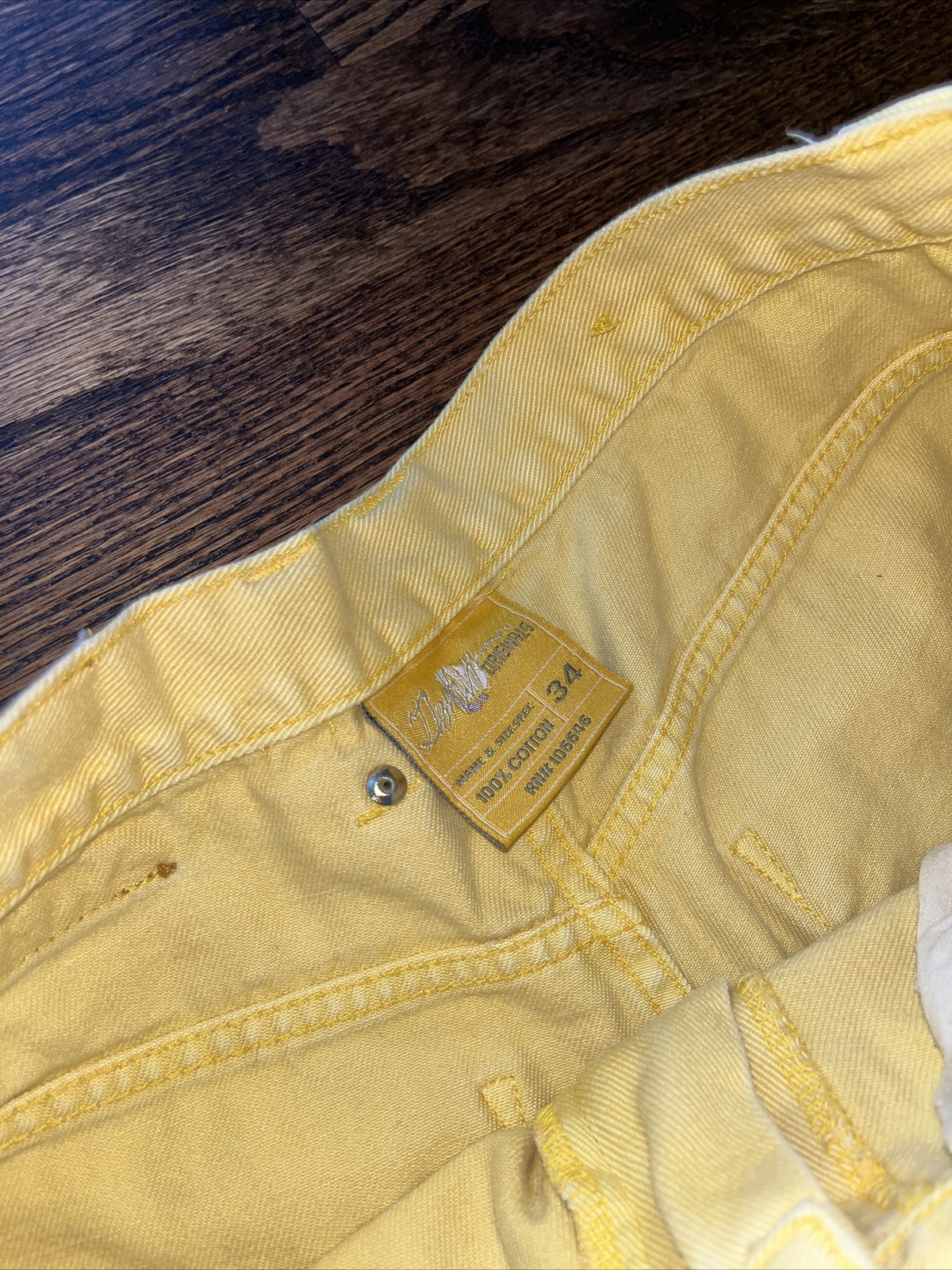 Hiphop History Bare the billion dollar jeans club Shorts size 31 Yellow - View 4