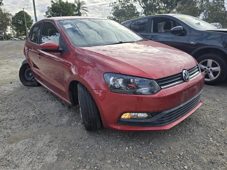 VOLKSWAGEN POLO 2014-2017 RIGHT HEADLAMP Hatchback  - image 3 of 4