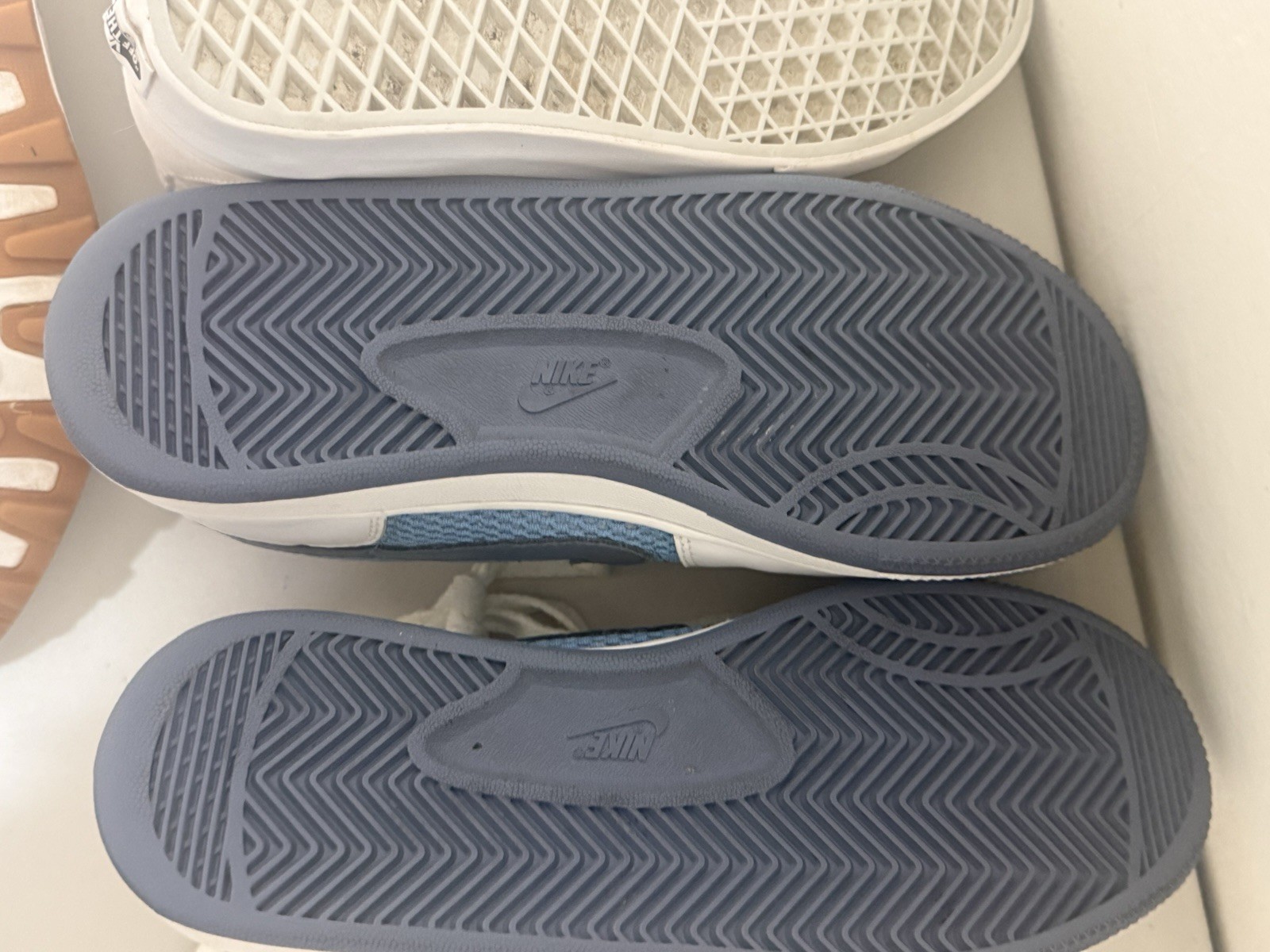 4 Pair Sneaker Bundle Beater Box Multiple Sizes - image 5