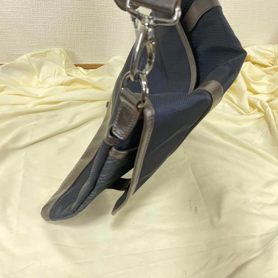 Bolso Mensajero de Hombro Burberry Etiqueta Negra Cuero a Cuadros Nova Logo 30x37cm JPN Foto 4 de 4