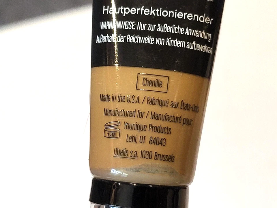 Corrector perfeccionador de la piel Younique Mineral Touch ~ chenilla ~ beige (#YH1) Foto 2 de 2