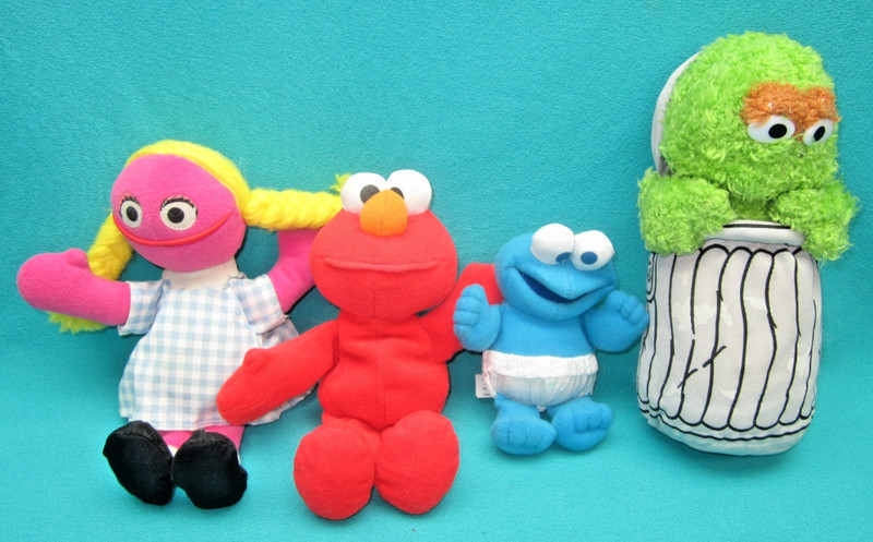 SESAME STREET BEANIE PLUSH BETTY LOU, ELMO, COOKIE MONSTER & OSCAR -- C-94