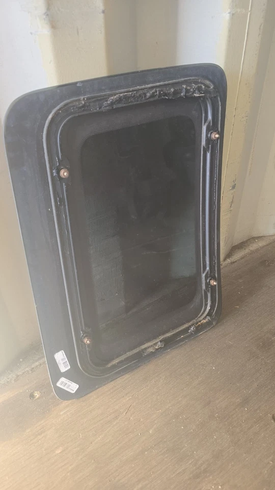 Fits 1998-2011 Ford Ranger 2Door Super Cab Driver Side (Left) Rear Quarter Glass - Image 3 of 4