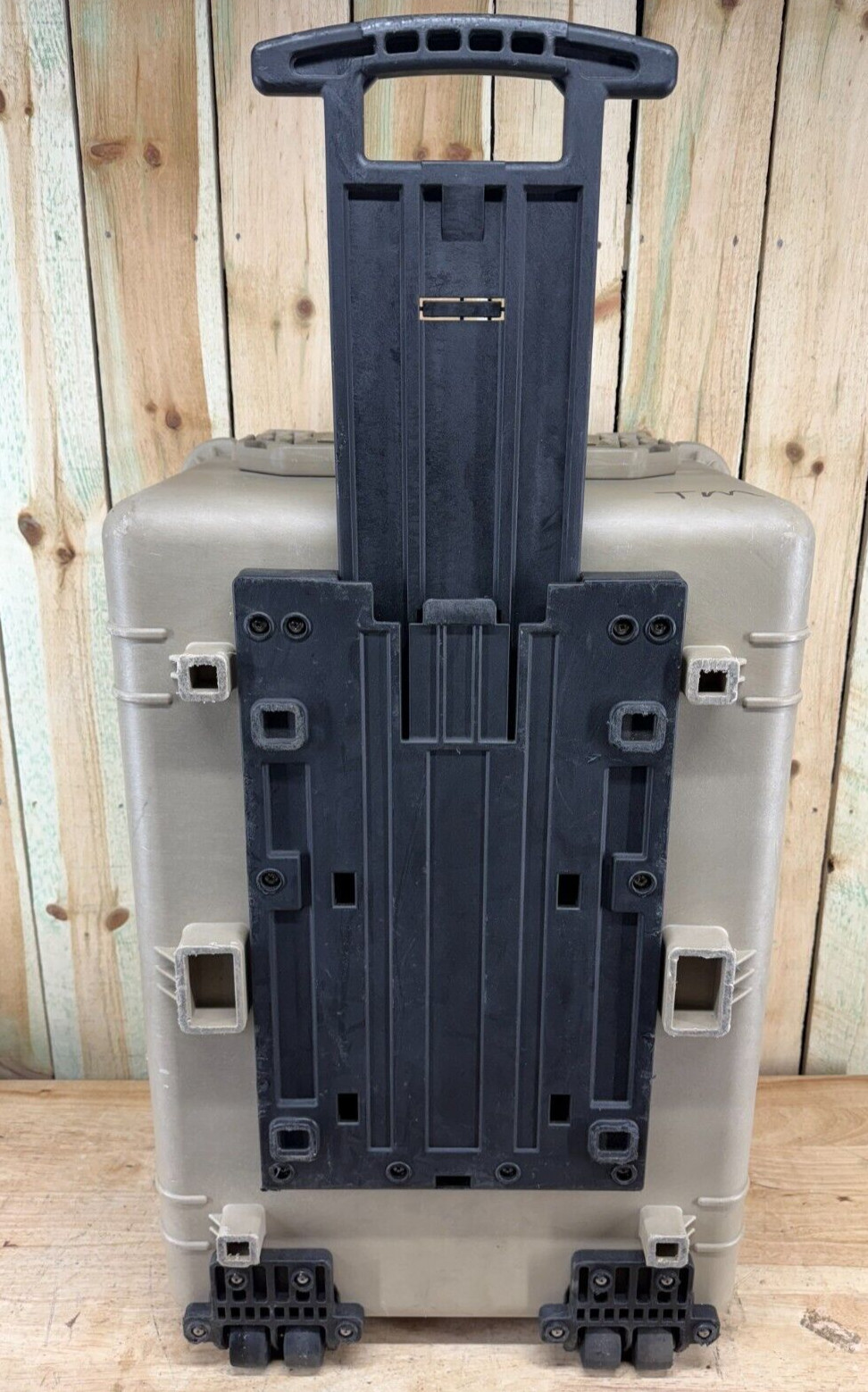 Pelican 1660 Protector Case Tan Rolling Waterproof Good Condition AB Free Ship