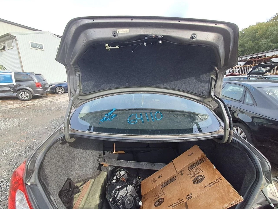 Maletero/portón trasero sedán con alerón para 12-18 VERSA 2720470 Foto 2 de 4