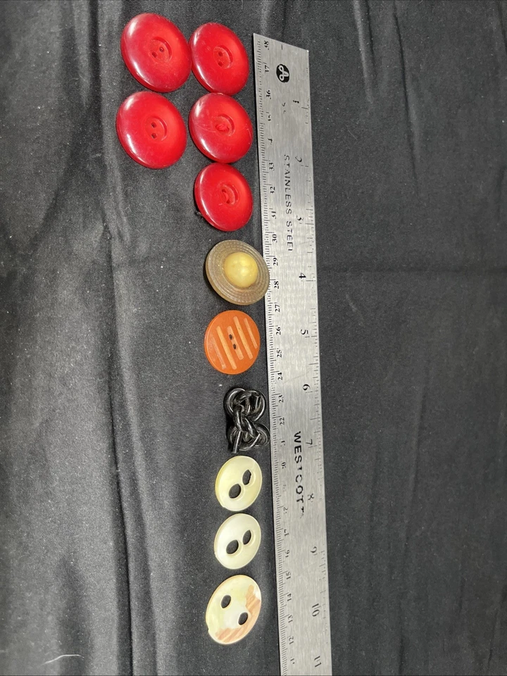 Lote 50 botones antiguos vintage de plástico celuloide rosa rojo azul verde negro Foto 2 de 3