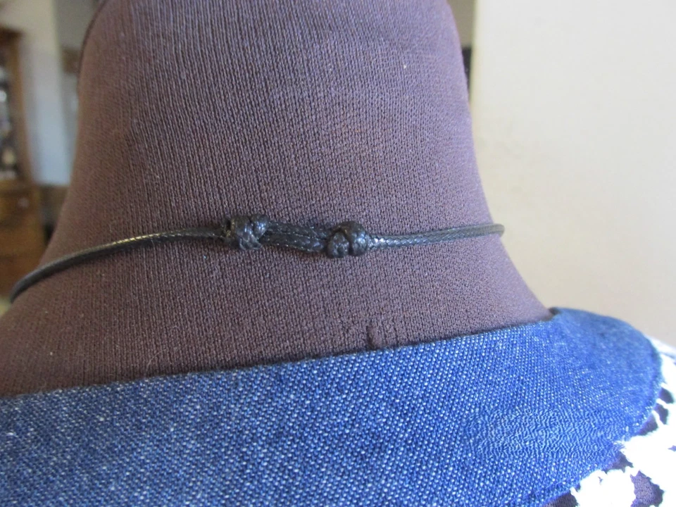 Mother of Peral & Baroque 珍珠吊坠皮革 25 英寸项链  — 第 3/4 张图片