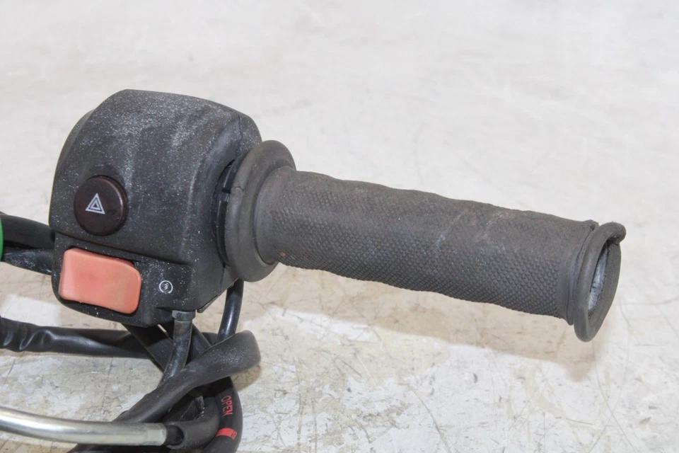 09-16 APRILIA DORSODURO 750 OEM RIGHT SWITCH W THROTTLE POSITION SENSOR - Image 2 of 4