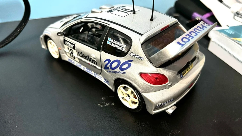 Peugeot 206 WRC 1:18 Solido - Immagine 4 di 4