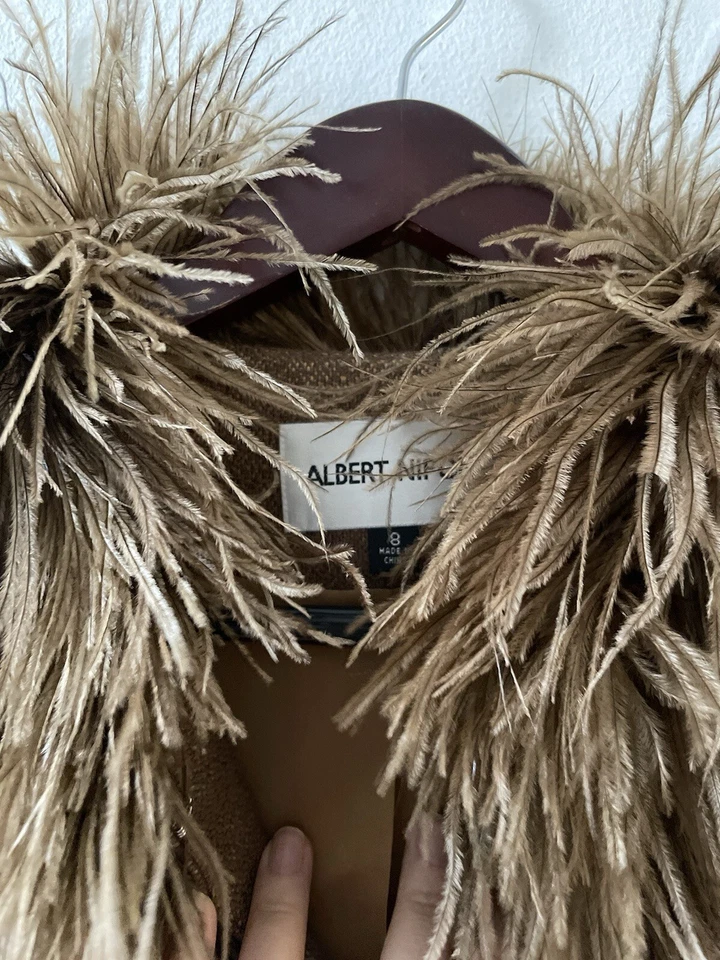 Jaqueta feminina vintage anos 90 Albert Nipon colarinho de penas 8 avestruzes P-M - Imagem 2 de 4