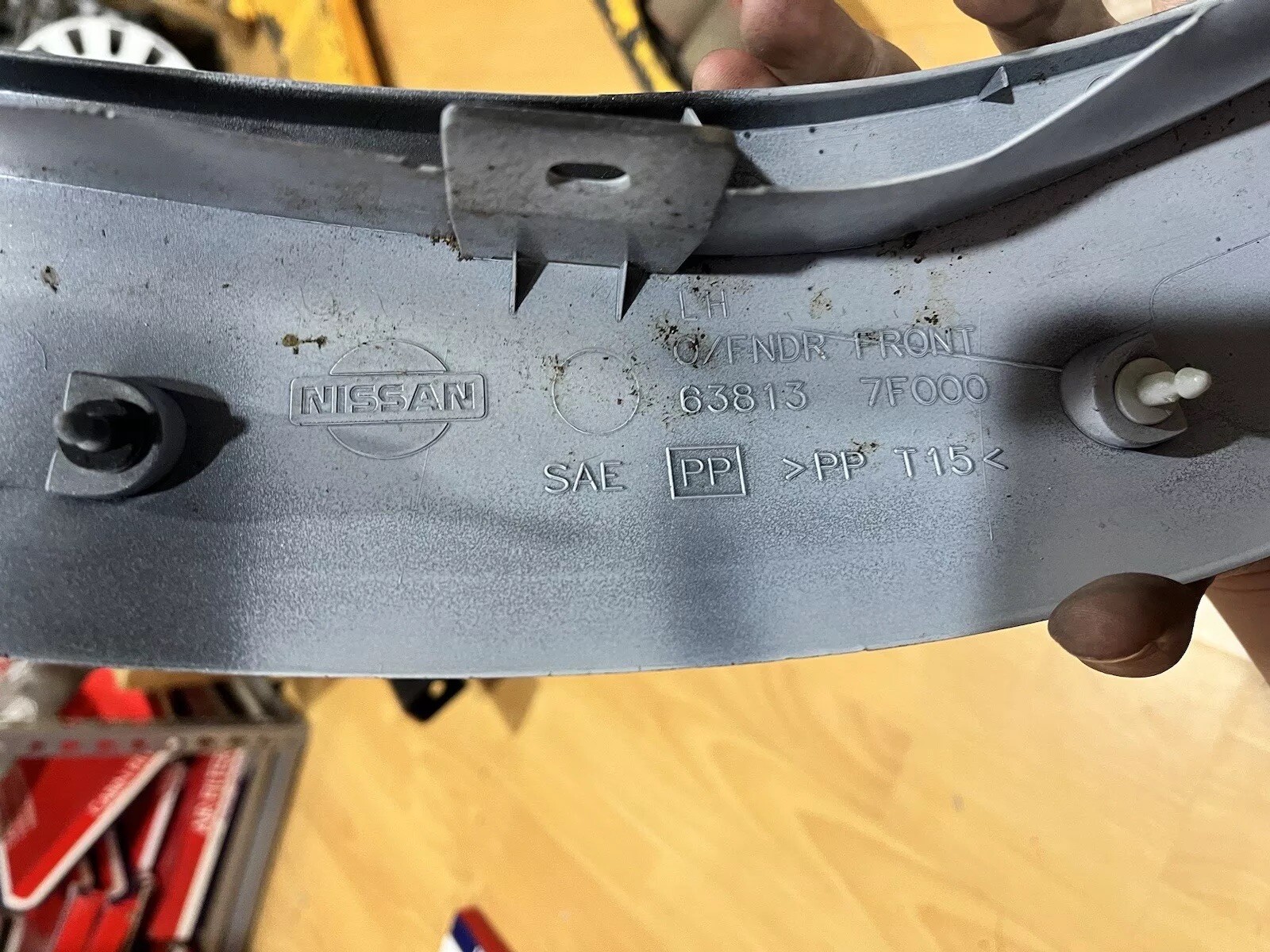 Front Left Fender for Nissan Terrano/Terrano II 2.7 1993 - 63813-7F000 image 2