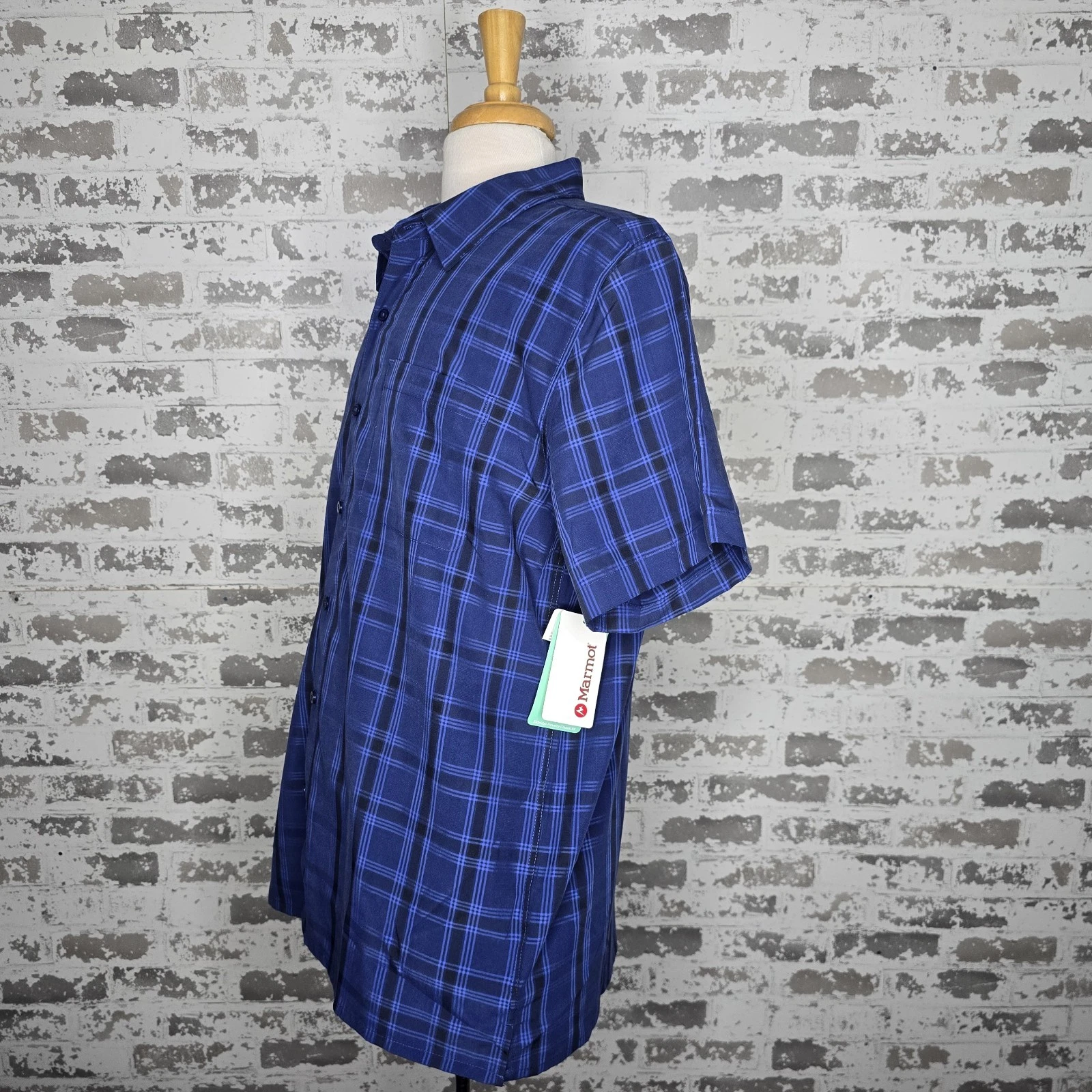 NEW Marmot Mountain Works Blue Plaid Hiking Travel Outdoor Shirt Short Sleeve L