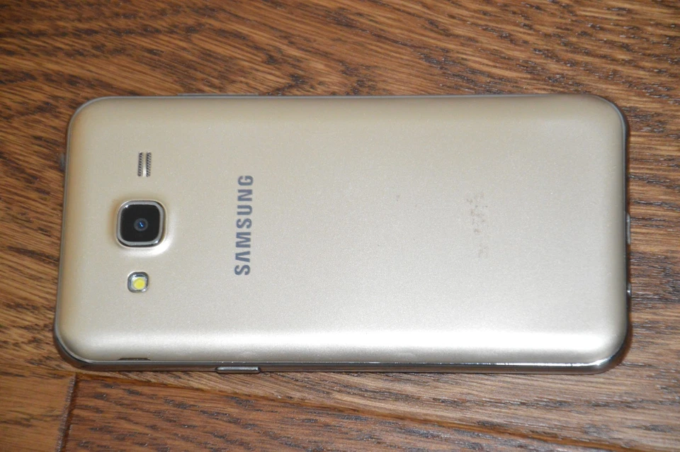 Samsung Galaxy J5 · 8GB, photo 2 of 2